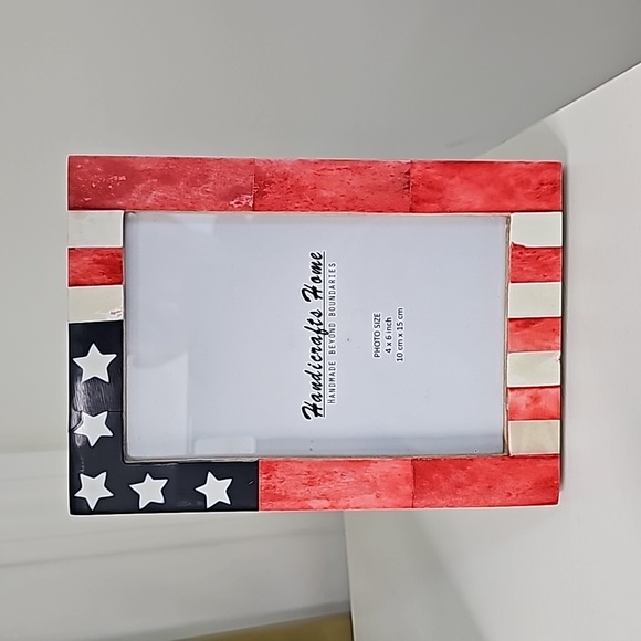 Handicrafts Home US Flag inspired Picture Frame 4x6 - Picture 1 of 2
